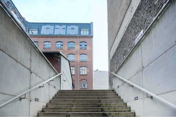 Hausfassade mit roten Klinkern